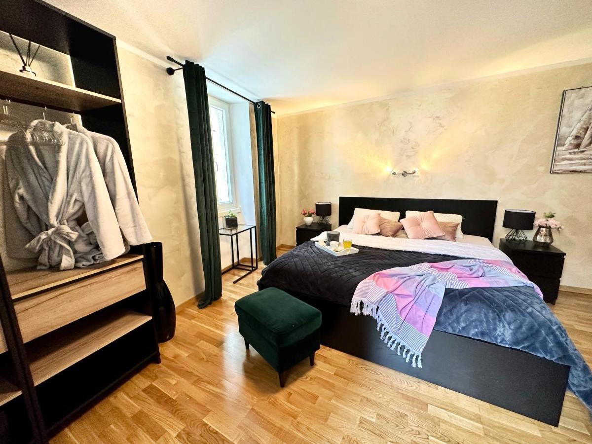 Romeo Apartments Rovigno Exterior photo
