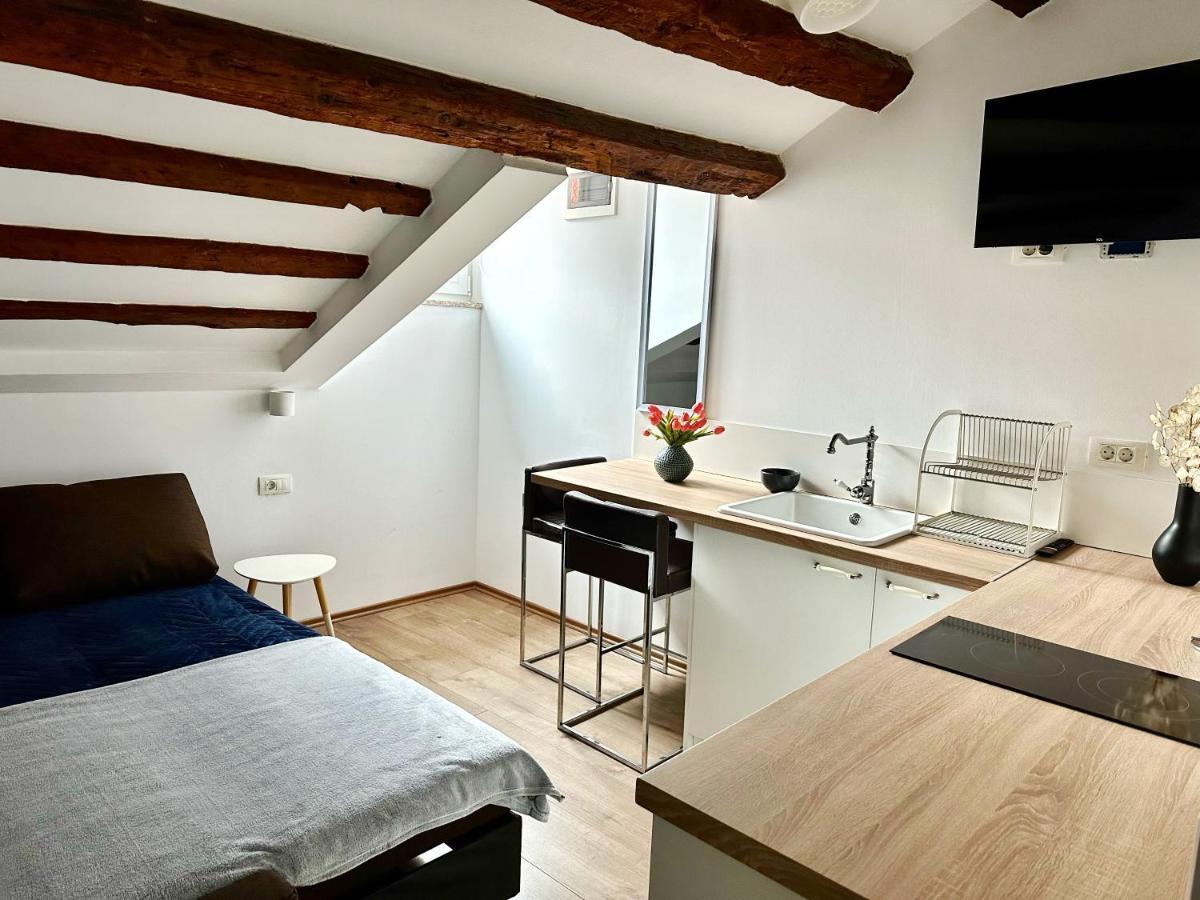 Romeo Apartments Rovigno Exterior photo