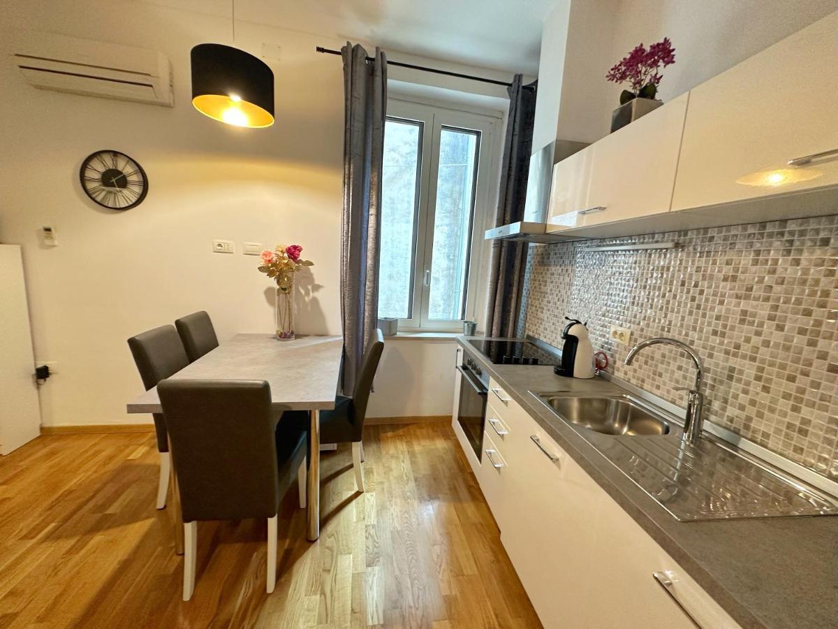 Romeo Apartments Rovigno Exterior photo